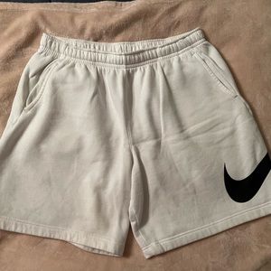 Nike Men's Sportswear Club "White” Fleece Graphic Shorts Size XL drawstring